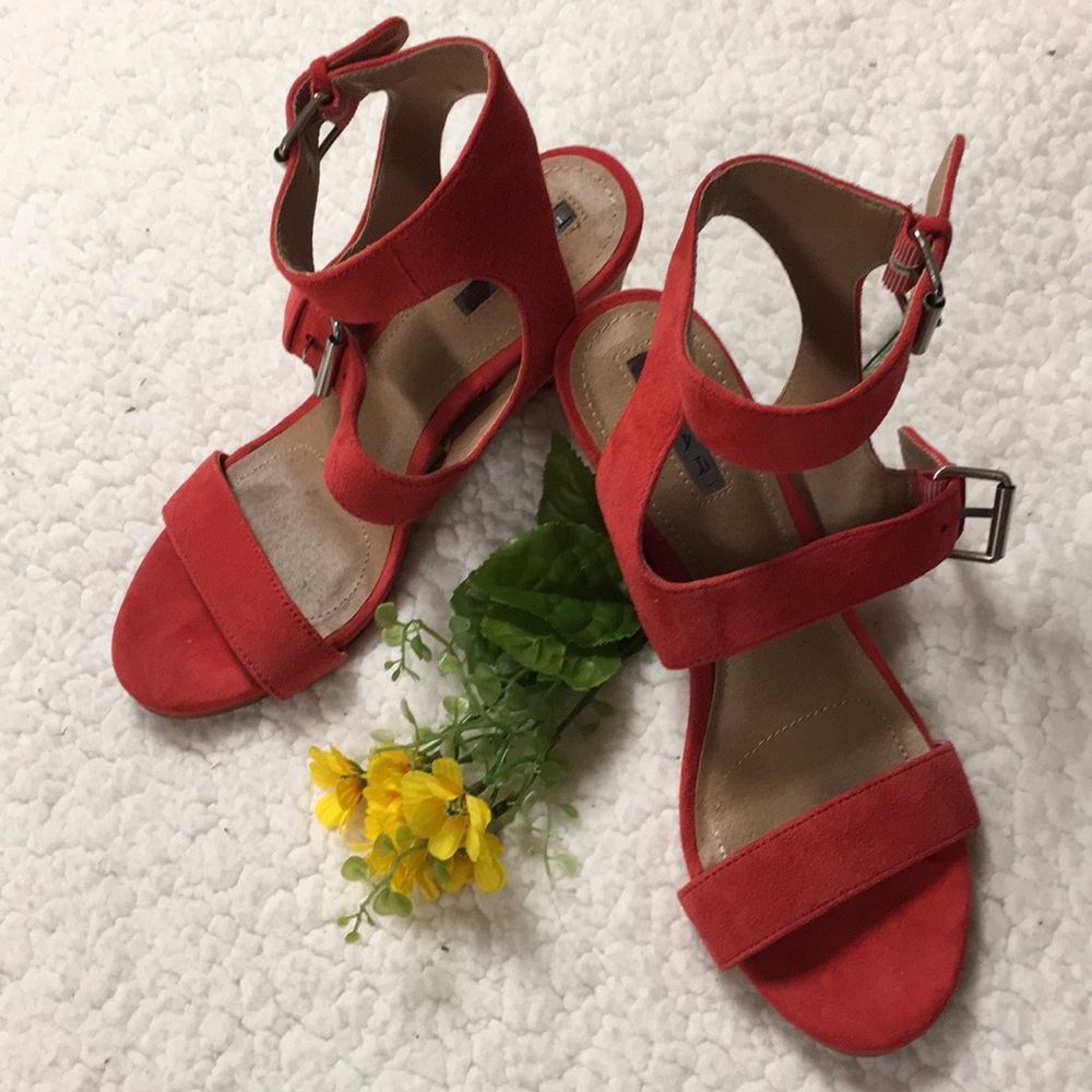 Tahari strapy orange cork wedge 7.5 sandal
